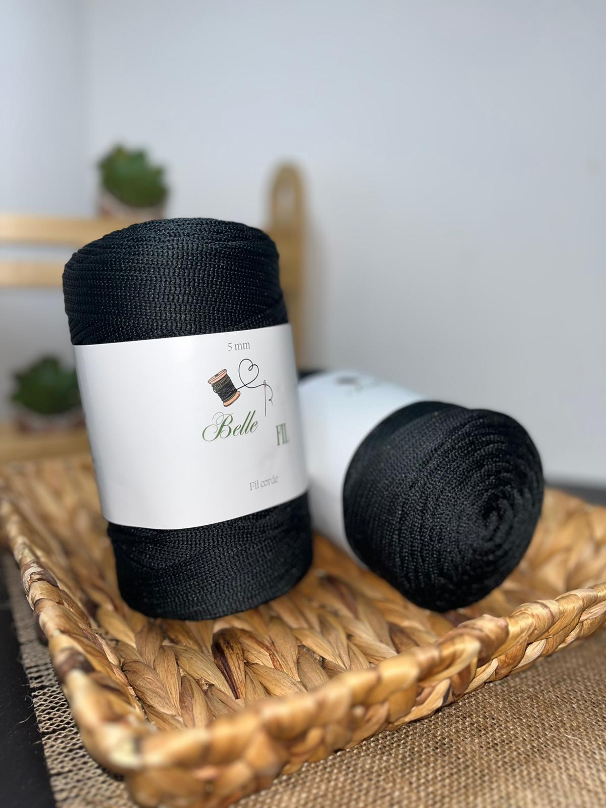 Fil corde noir profond